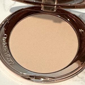 Charlotte Tilbury airbrush flawless finish pressed powder 1 fair BNIB